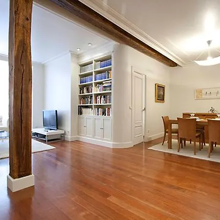 The Collection | Leonardo Apartment *