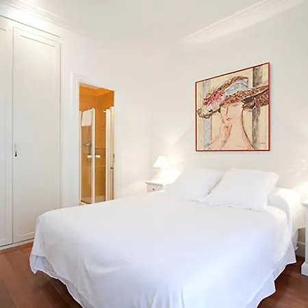 The Collection | Leonardo Apartment