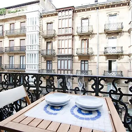 The Collection | Leonardo Apartment *